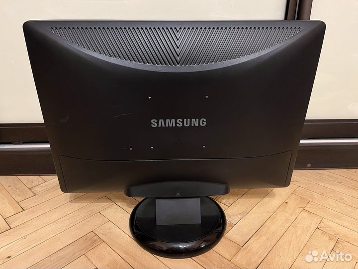 Монитор Samsung SyncMaster 226BW