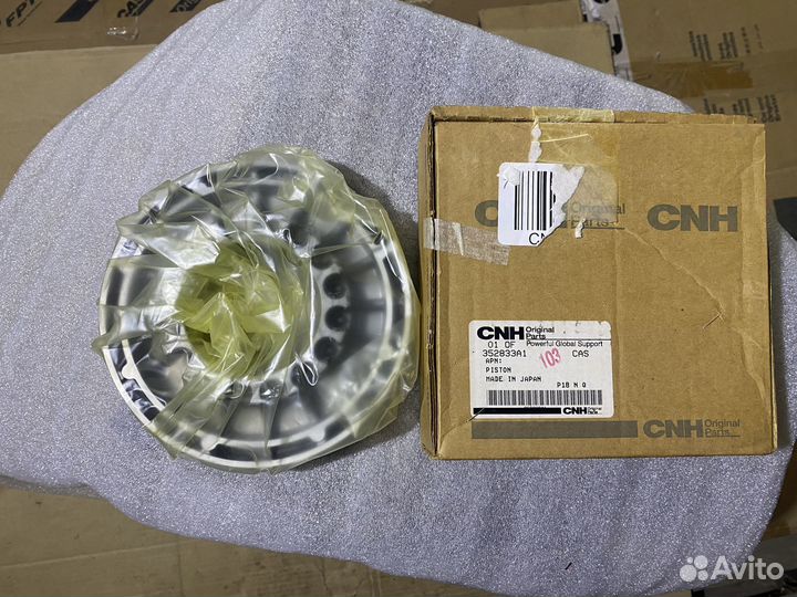 Поршень трансмиссии 352833A1 CNH