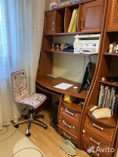 Стол для школьника со шкафом