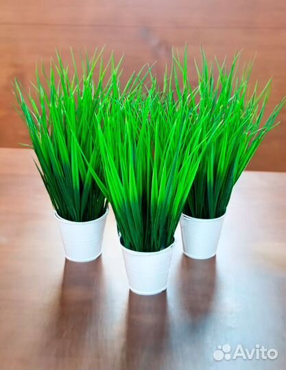 Искуственные цветы в горшке