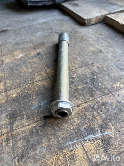 Ось переднего колеса Yamaha R1 2015+