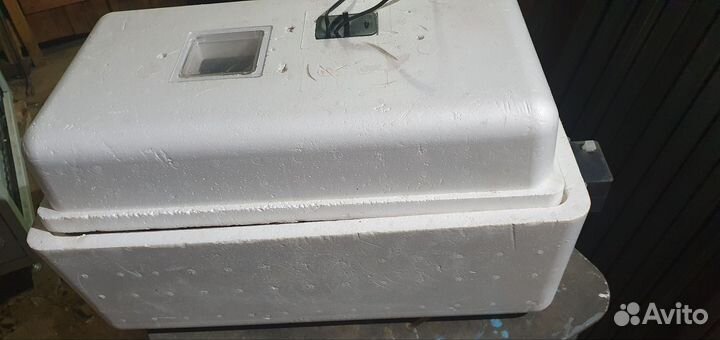 Инкубатор на 36 яиц