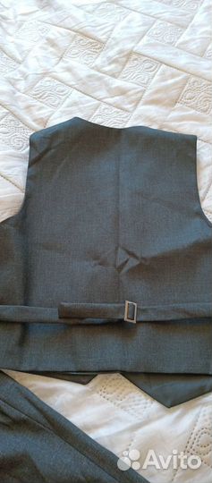 Костюм-тройка