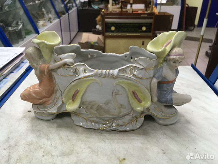 Фарфоровая ваза Европа