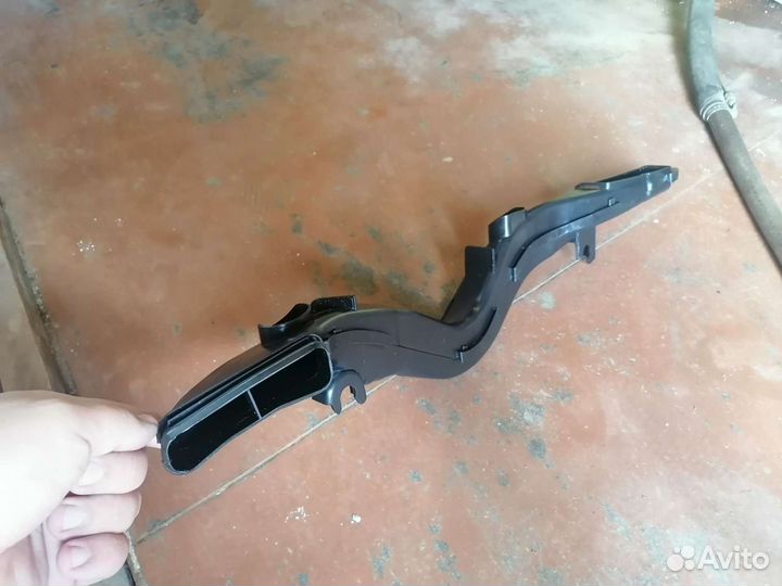 Воздухозаборник на форд фокус 2 рестайлинг