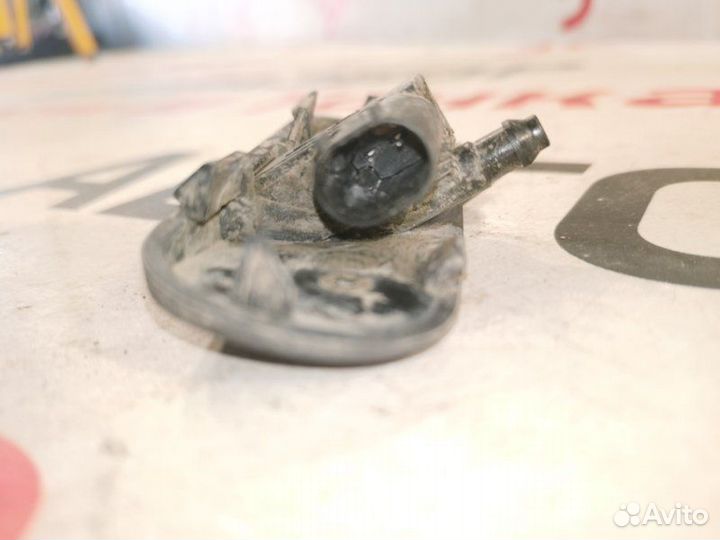 Форсунка стеклоомывателя левая Porsche Cayenne 958