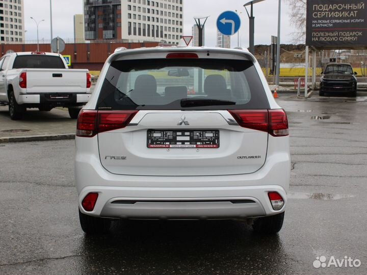 Mitsubishi Outlander 2.0 CVT, 2022, 48 км