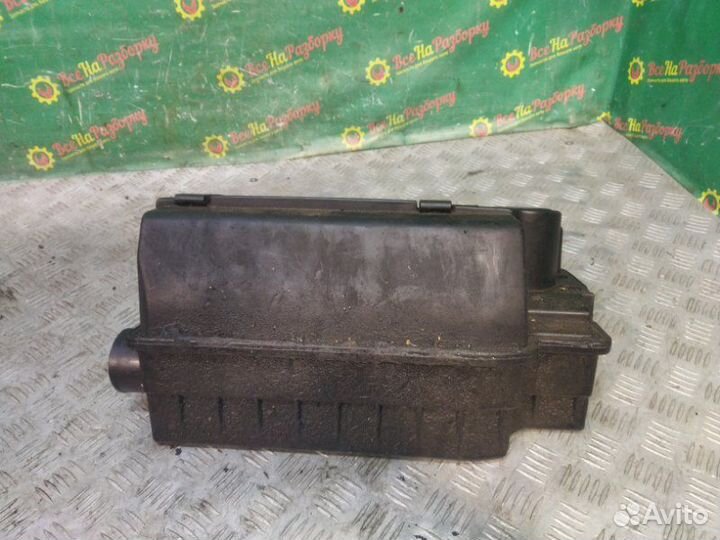 Клапанная крышка Peugeot 406 седан 1.8 1998