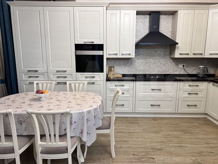 4-к. квартира, 109 м², 3/6 эт.