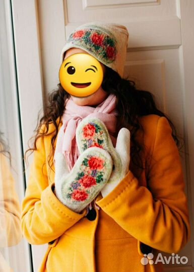 Шапка женская и варежки (шерсть 100)