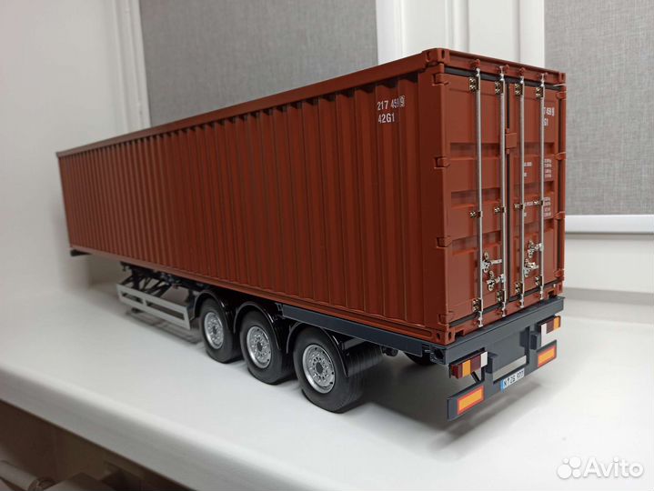 Морской контейнер 40 футов+ полуприцеп 1:18 NZG