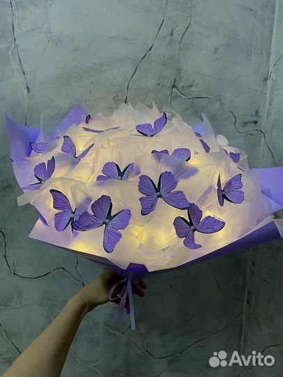 Букет из бабочек с гирляндой