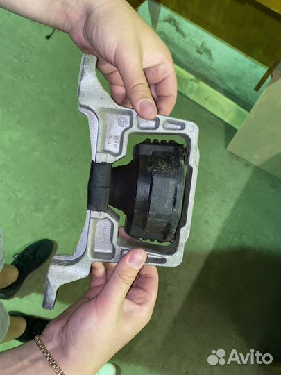 Опора гидравлическая Ford Focus 3