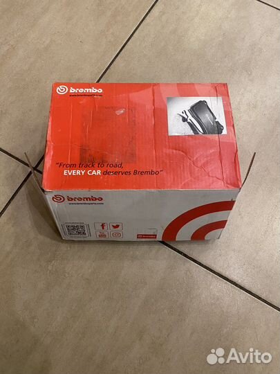 Тормозные колодки Brembo