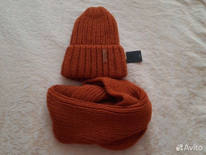 Комплект шапка и снуд женский