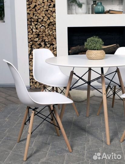 Кухонный стол + 4 стула Eames, комплект, новый