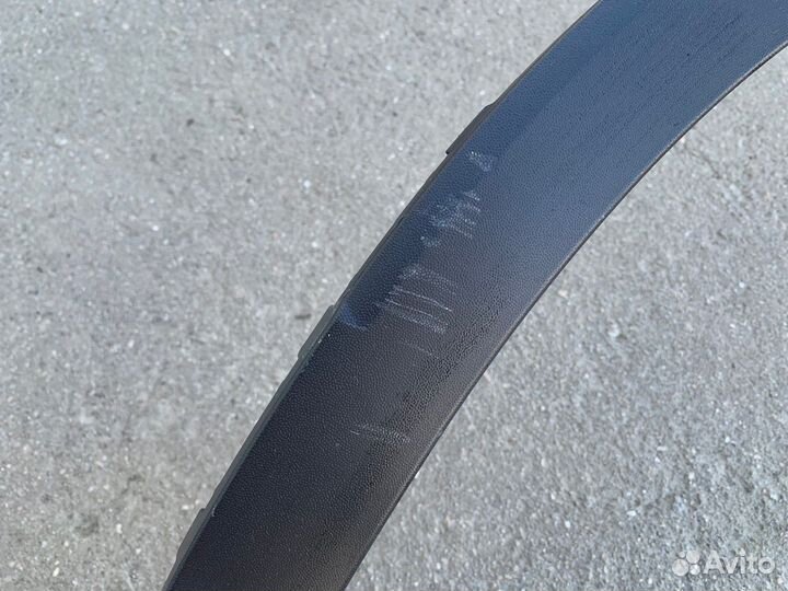 Накладка заднего крыла правого Tiguan 2
