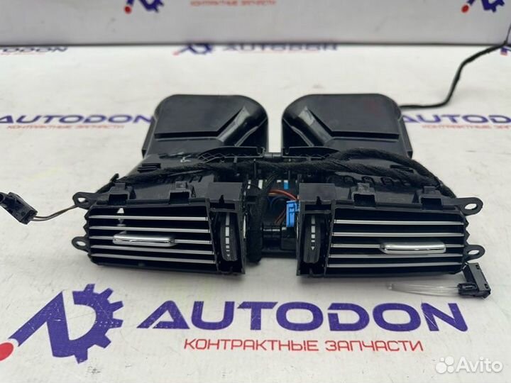 Дефлектор обдува центральный Mercedes E-Класс W212