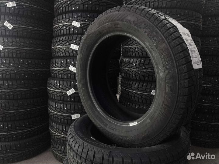 Gislaved Soft Frost 200 215/55 R17 98