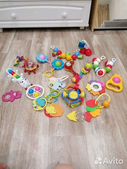 Игрушки для малышей пакетом