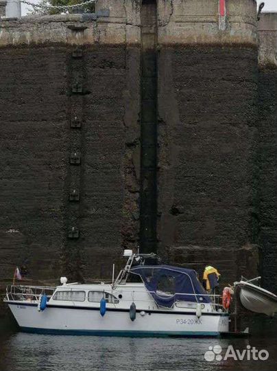 Моторная яхта,9.00м.сталь, голландия