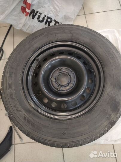 Maxxis Bravo HP-M3 215/70 R16