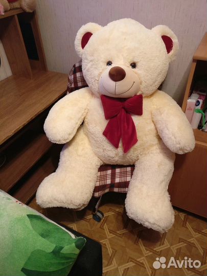 Плюшевый медведь метровый