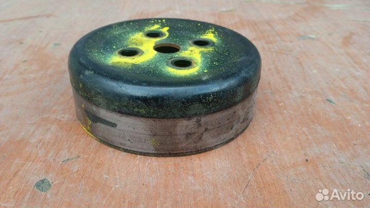 Шкив водяного насоса (помпы) Ford Focus