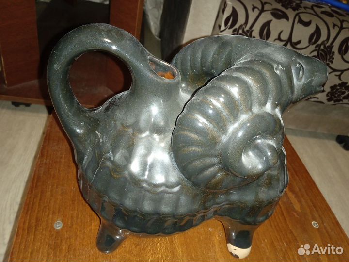 Различная посуда из запасов старины