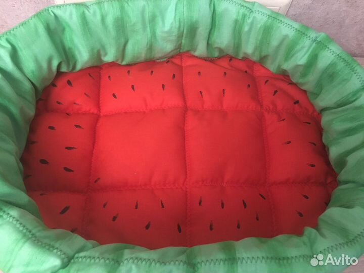 Лежанка для кошек или собак