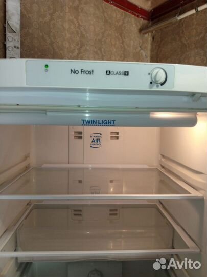Холодильник Indesit no frost большой