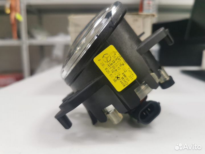 Фара противотуманная правая mercedes