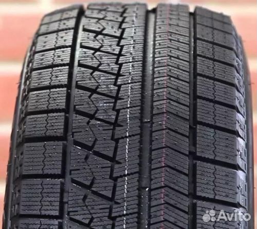 Bridgestone Blizzak VRX 225/60 R16