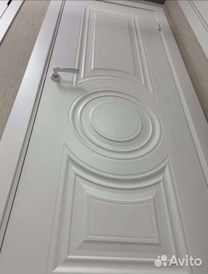 Межкомнатная дверь белая эмаль