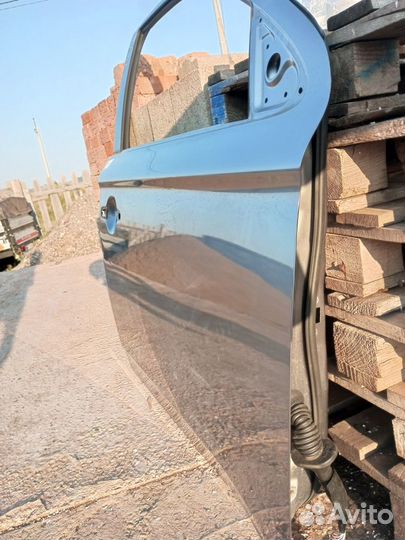 Дверь передняя правая Mitsubishi Outlander