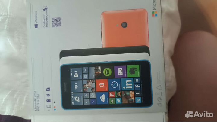 Телефон Microsoft Lumia 640