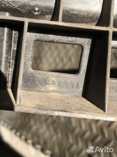 Кронштейн заднего бампера правый