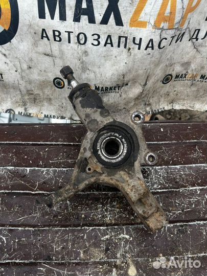 Кулак поворотный передний правый Peugeot 308