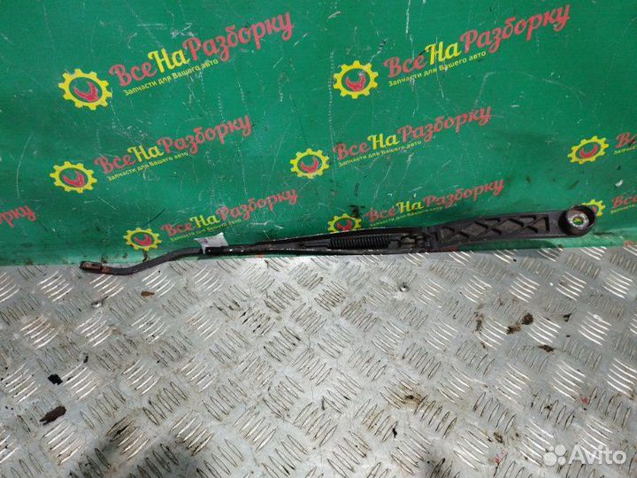 Поводок дворников Hyundai Grand Starex