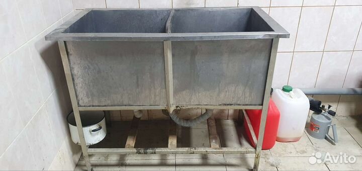 Стол из нержавейки бу с мойкой