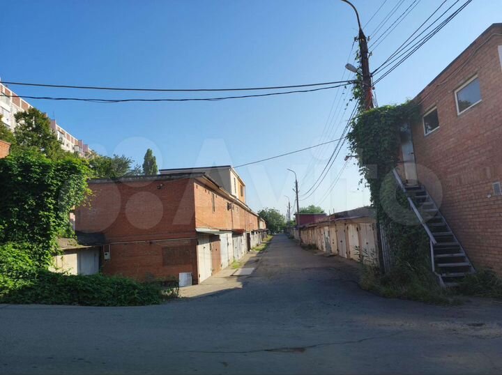 Гараж, > 30 м²