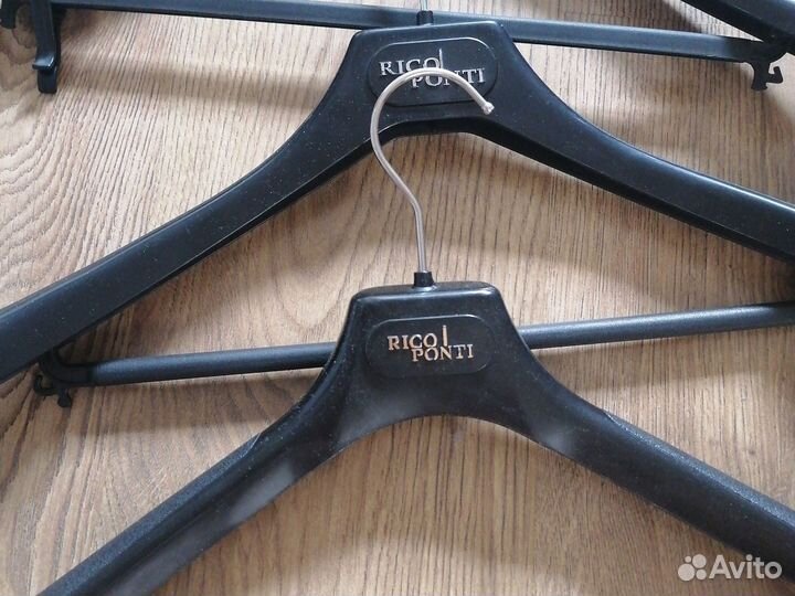 Вешалки плечики