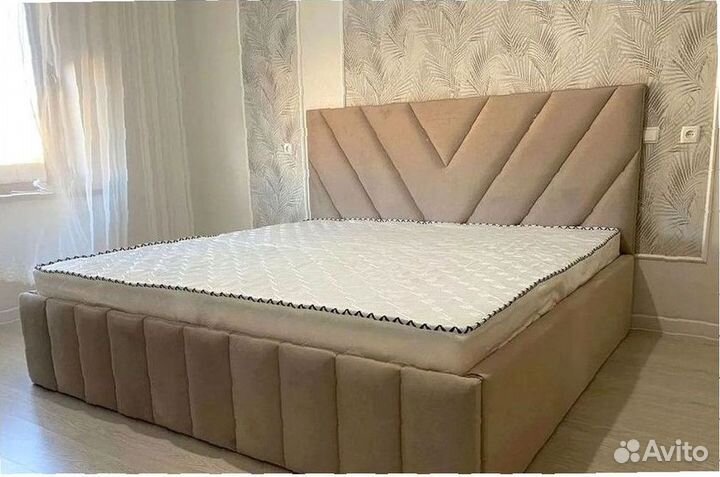 Мягкая кровать с подъемным механизмом