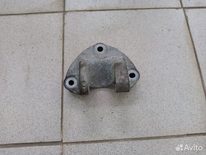 Кронштейн двигателя (двс) рено Master 3