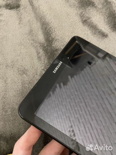 Планшет Samsung sm t561