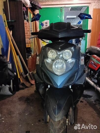 Скутер 150 кубов