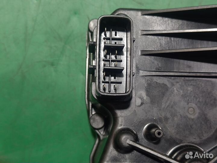 Б/У Б/У Актуатор раздаточной коробки F2 toyota