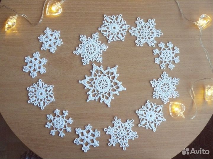 Вязаные снежинки, цветы