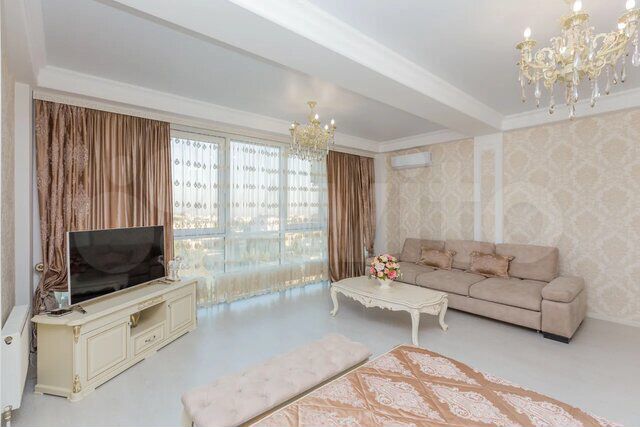 2-к. квартира, 80 м², 12/16 эт.