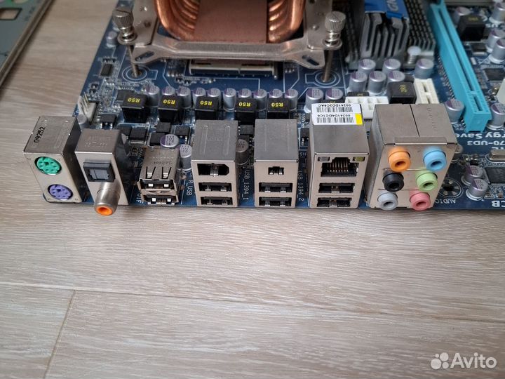 Материнская плата с процессором и памятью